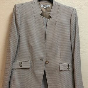 Tahari Malibu Magic 2piece suit 💼